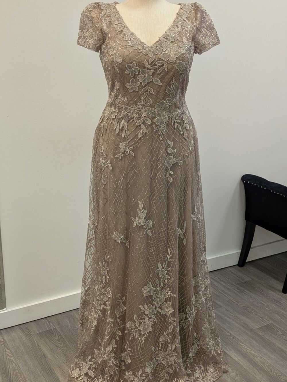 Formal Dress size 12 fits 10